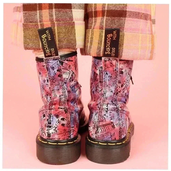 Super Rare Dr Martens Vintage 90's London Scene Allover Print - Picture 3 of 9